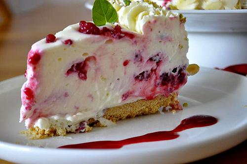 Cheesecake od malina i bijele cokolade