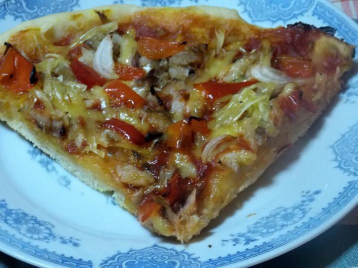 Posna pizza sa dimljenom skušom